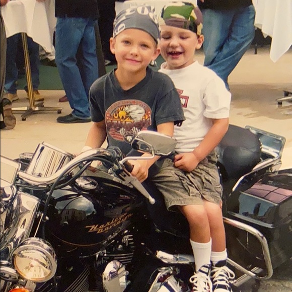 LIKE 4 LIVE. 👁️NEED U. Head in the clouds feet in the sand! - Picture 6 of 10